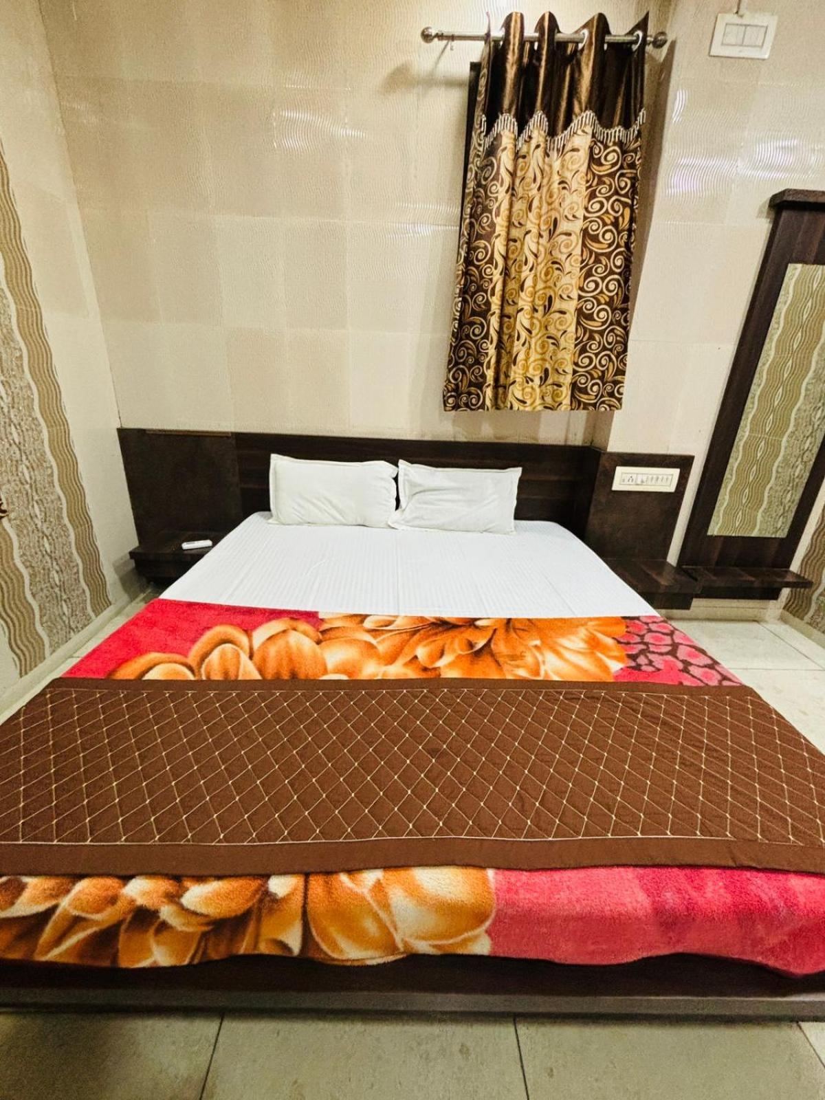 Hotel Shree Nath - 200 Meters From Dwarkadhish Temple 外观 照片